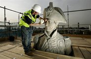 A Trafalgar tér szobrának felújítása