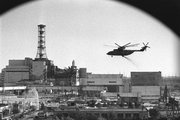 Helikopter az erőmű felett 1986 májusában