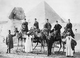 Abbasz Halim egyiptomi herceg a gízai piramisoknál