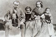 Zsolnay Vilmos feleségével Bell Terézzel és három gyermekükkel, Terézzel, Júliával és Miklóssal