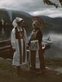 Egy házas és egy leendő menyecske a norvégiai Ulvikból