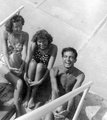 Vidám fürdőzők a debreceni strandon (1940) <br /><i>Fortepan</i>