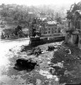  Lovat fékező csikós szobra a lerombolt Lovarda előtt (1945)