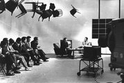 A Tizenkét szék című műveltségi vetélkedő 1967-ben. A műsorvezető Vitray Tamás