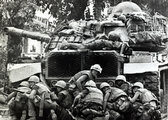 A túlélésért küzdő amerikai katonák Hue városában
