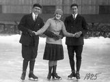 Vidám korcsolyázók 1925-ben