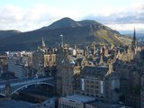 Edinburgh Óvárosának látképe (wikipedia / Saskia van de Nieuwenhof / CC BY-SA 2.0) 