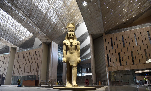 Egy korábban megtalált II. Ramszesz-szobor 